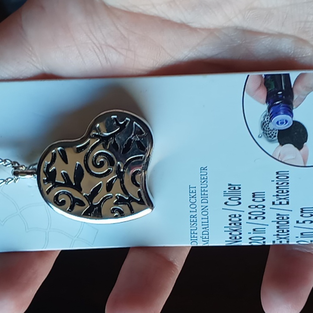 Positive Intentions Diffuser Locket - Picture 2 of 8